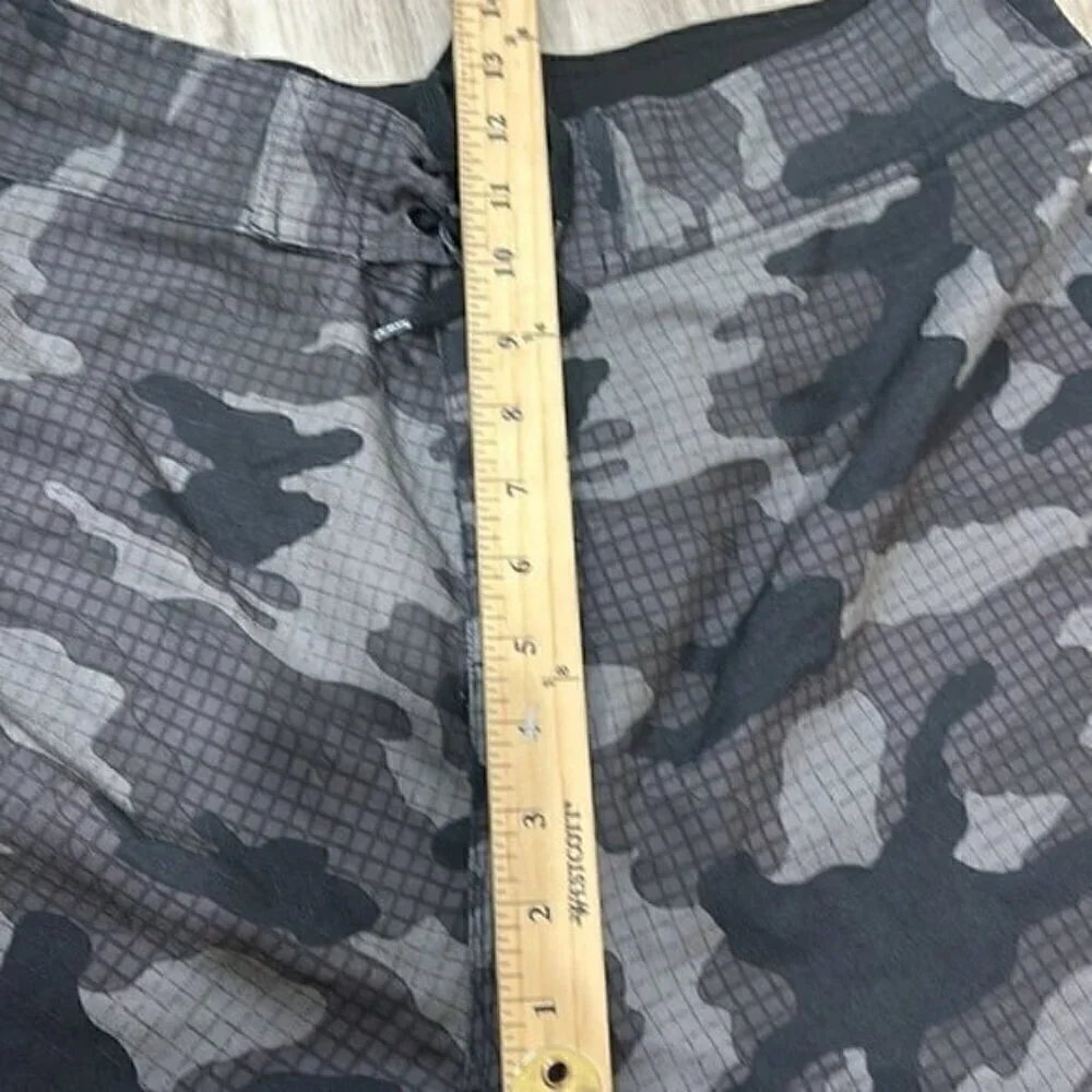 BURNSIDE Black camo men  board shorts size  38
